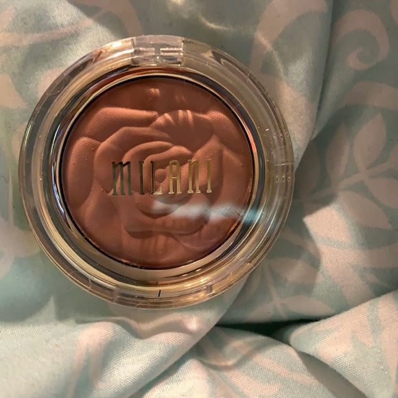 Milani Other - MILANI | Romantic Rose | Rose Powder blush
